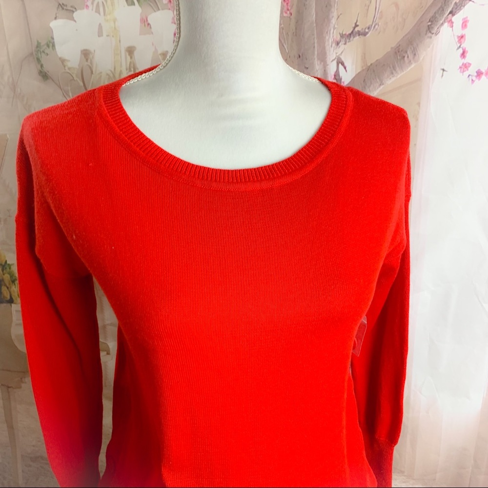 NEW Tahari Side Button Crew Neck Red Sweater - Picture 2 of 11